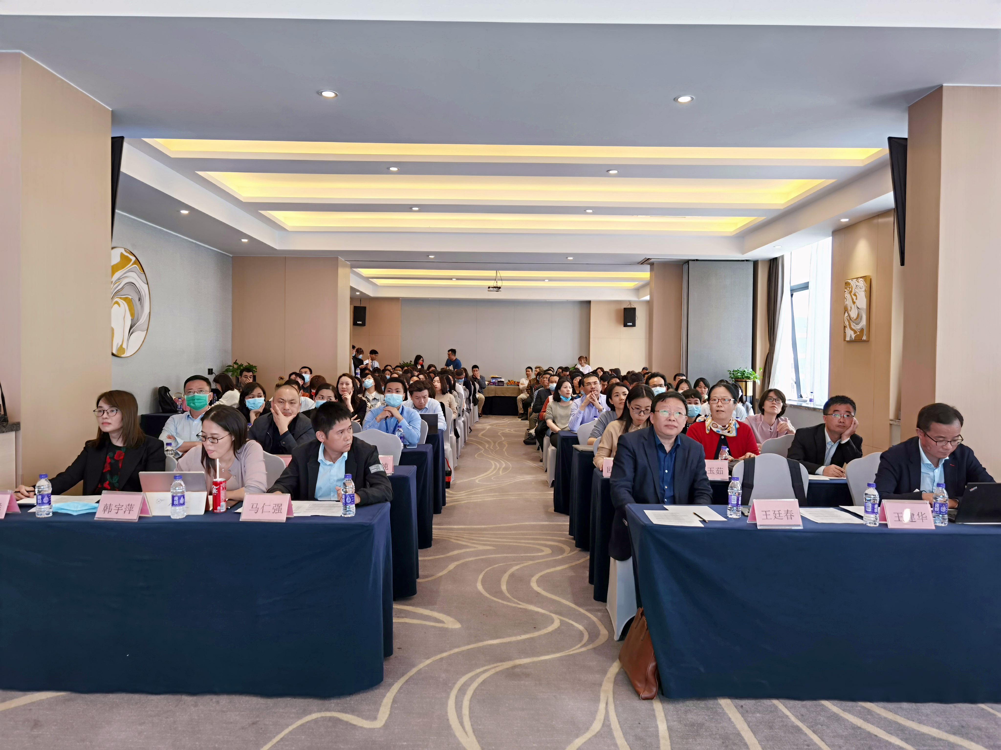 “揚鞭奮蹄，密布精耕”——2021博濟醫(yī)藥年會昨日在穗隆重召開