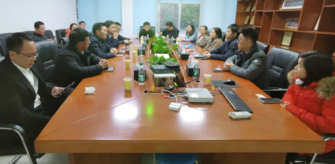 重慶市高新區(qū)管委會黨工委委員、副主任高久鵬一行赴博濟(jì)醫(yī)藥參觀座談