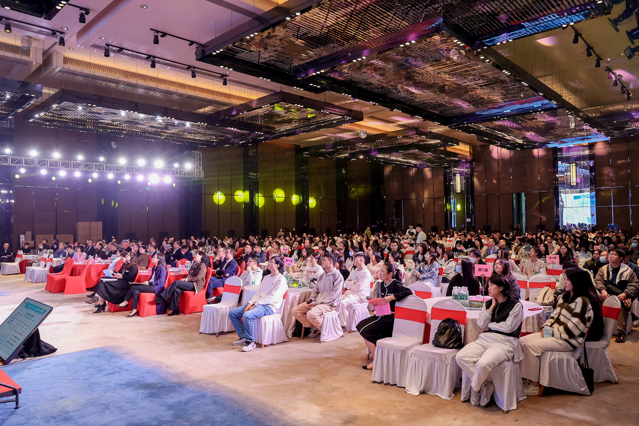 “穿越寒冬 韌性增長(zhǎng)”——2024博濟(jì)醫(yī)藥年會(huì)盛大召開(kāi)